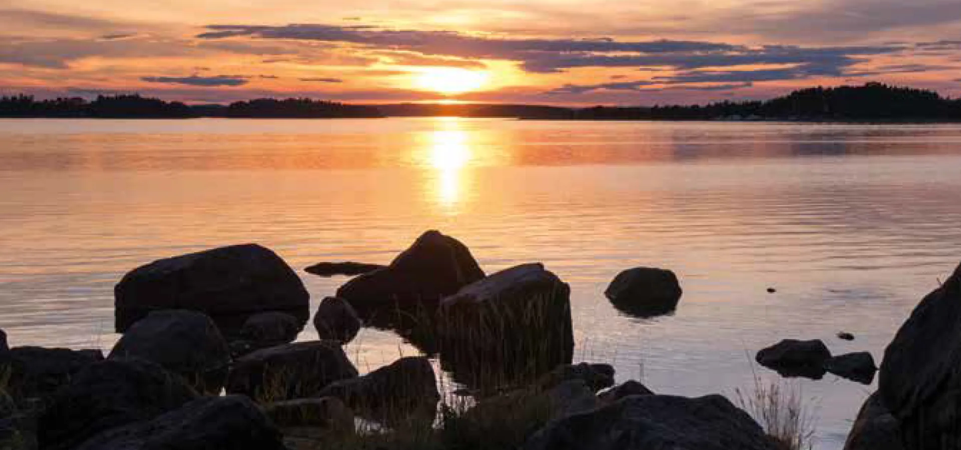 Kvällsvy över Söderhamns skärgård