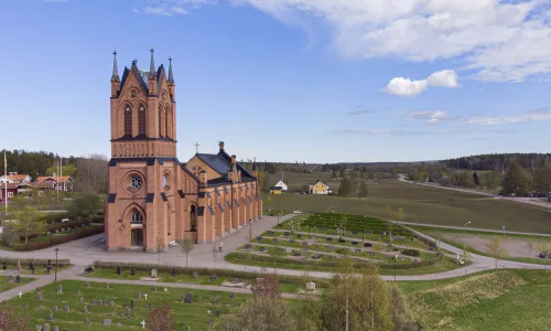 Trönö nya kyrka