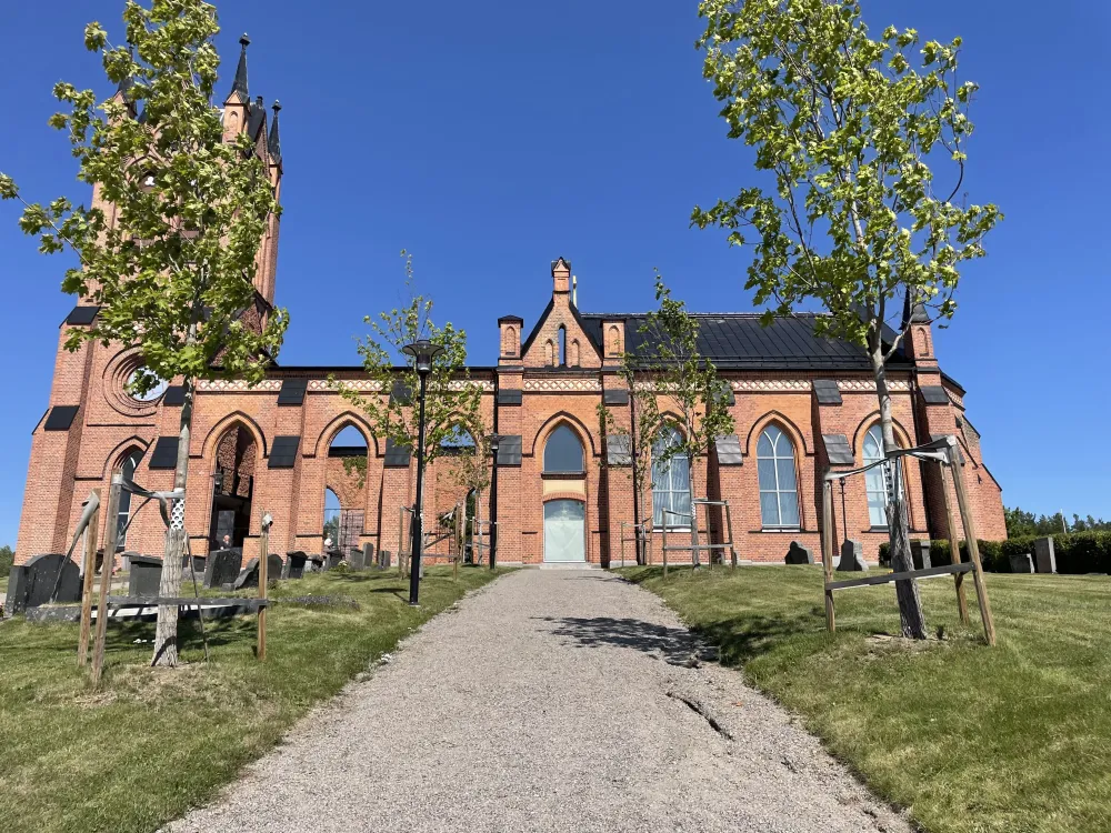 Trönö nya kyrka