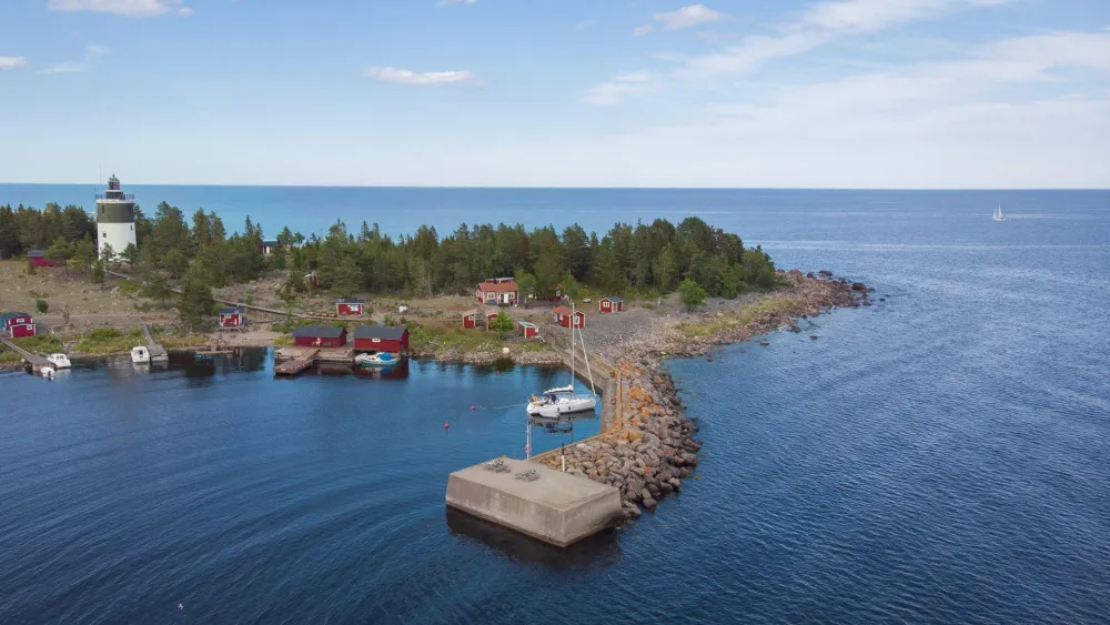 Fyrhamnen på ön Storjungfrun i Söderhamns skärgård