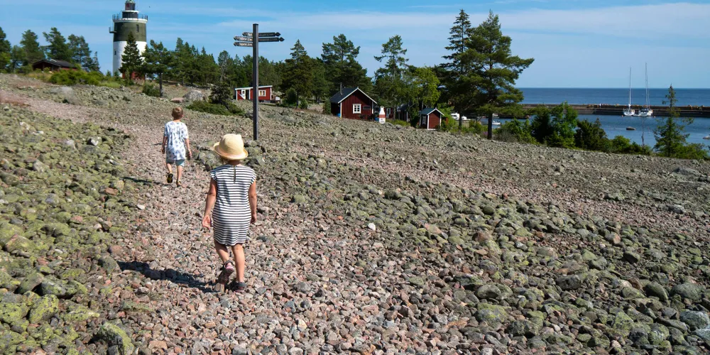 Barn som vandrar på Storjungfrun