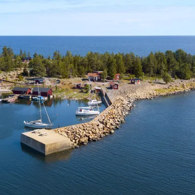 Stay in the youth hostel in Söderhamn´s archipelagoittoreska ön Rönnskär i Söderhamns skärgård