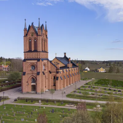 Trönö nya kyrka