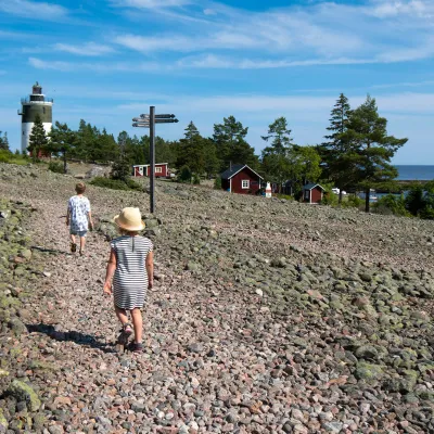 Vandring på ön Storjungfrun