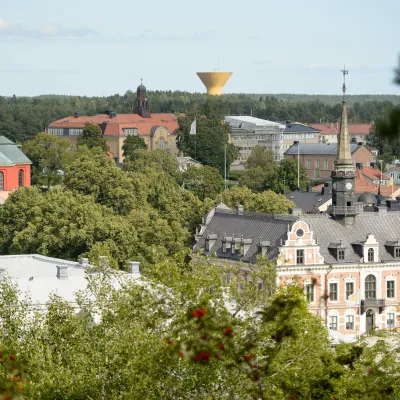 Härlig utsikt över Rådhuset och Ulrika Eleonora kyrkan från Västra berget