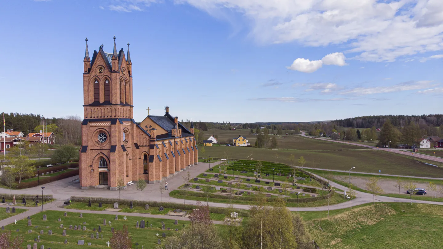 Trönö nya kyrka