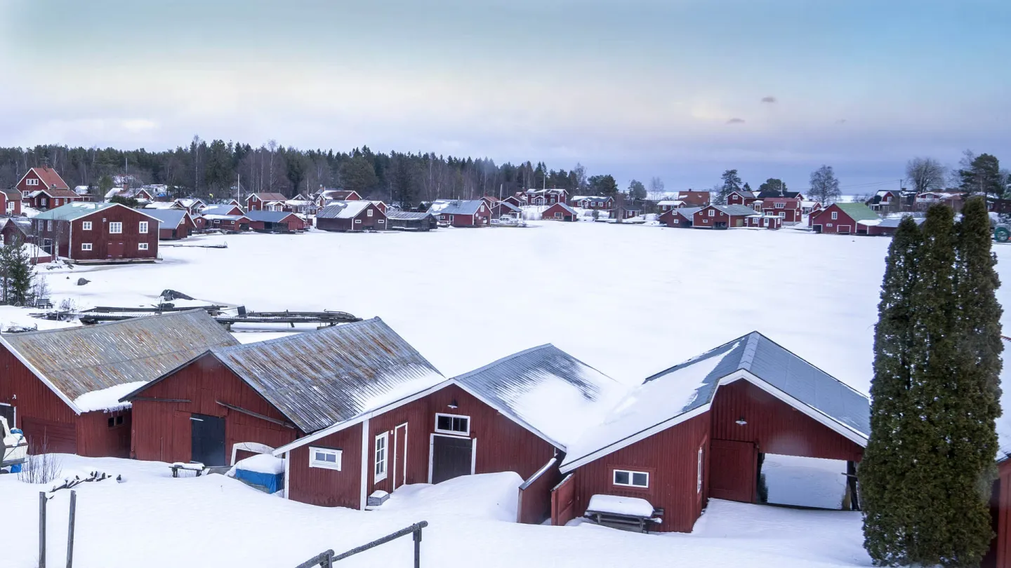 Skärså fiskeläge på vintern